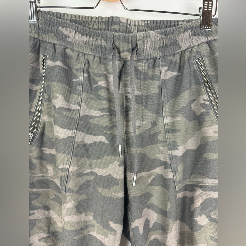 Athleta Gray/Green Camo Farallon Jogger, Size 4 - Picture 5 of 13
